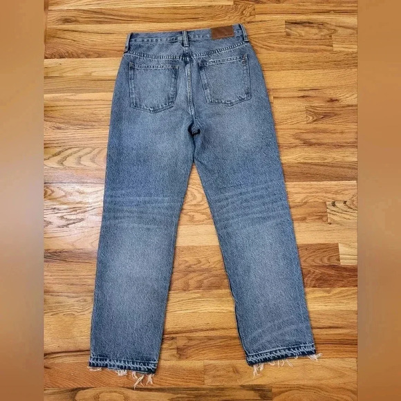 Madewell Classic High-Rise Old School Distressed Straight Leg Jeans(26) - Picture 3 of 12